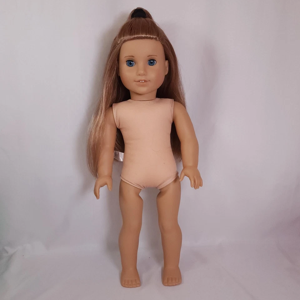 18" American Girl Doll 2012 GOTY McKenna Brooks: Caramel Brown Hair, Blue Eyes - Image 3 of 4