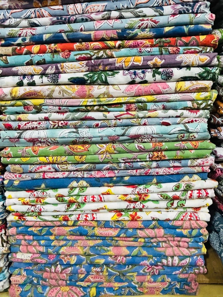 BLOCK PRINT COTTON FABRIC SCRAPS - Image 4 of 4