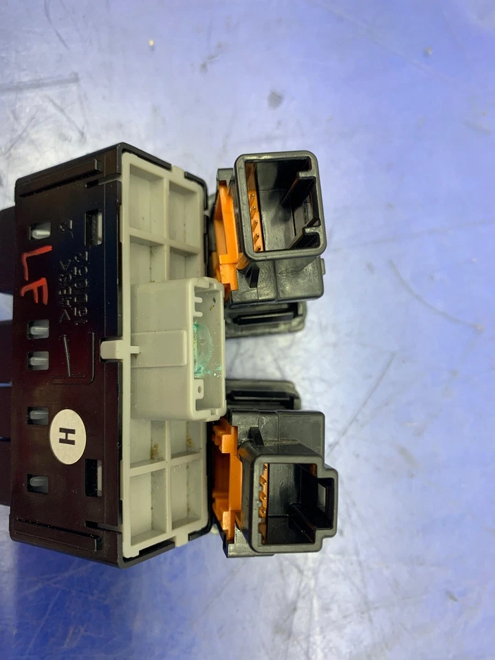 Lexus RC-F 2016 OEM delantero izquierdo ODO luz de viaje tenue juego de interruptores de limpiaparabrisas de estacionamiento Foto 4 de 4