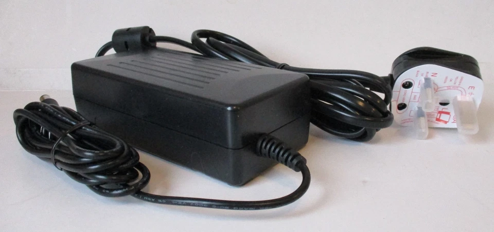 Scalextric P9300 - 4 Amp 15v AC Power Supply or Select Upgrade Transformer Unit - Image 3 of 4