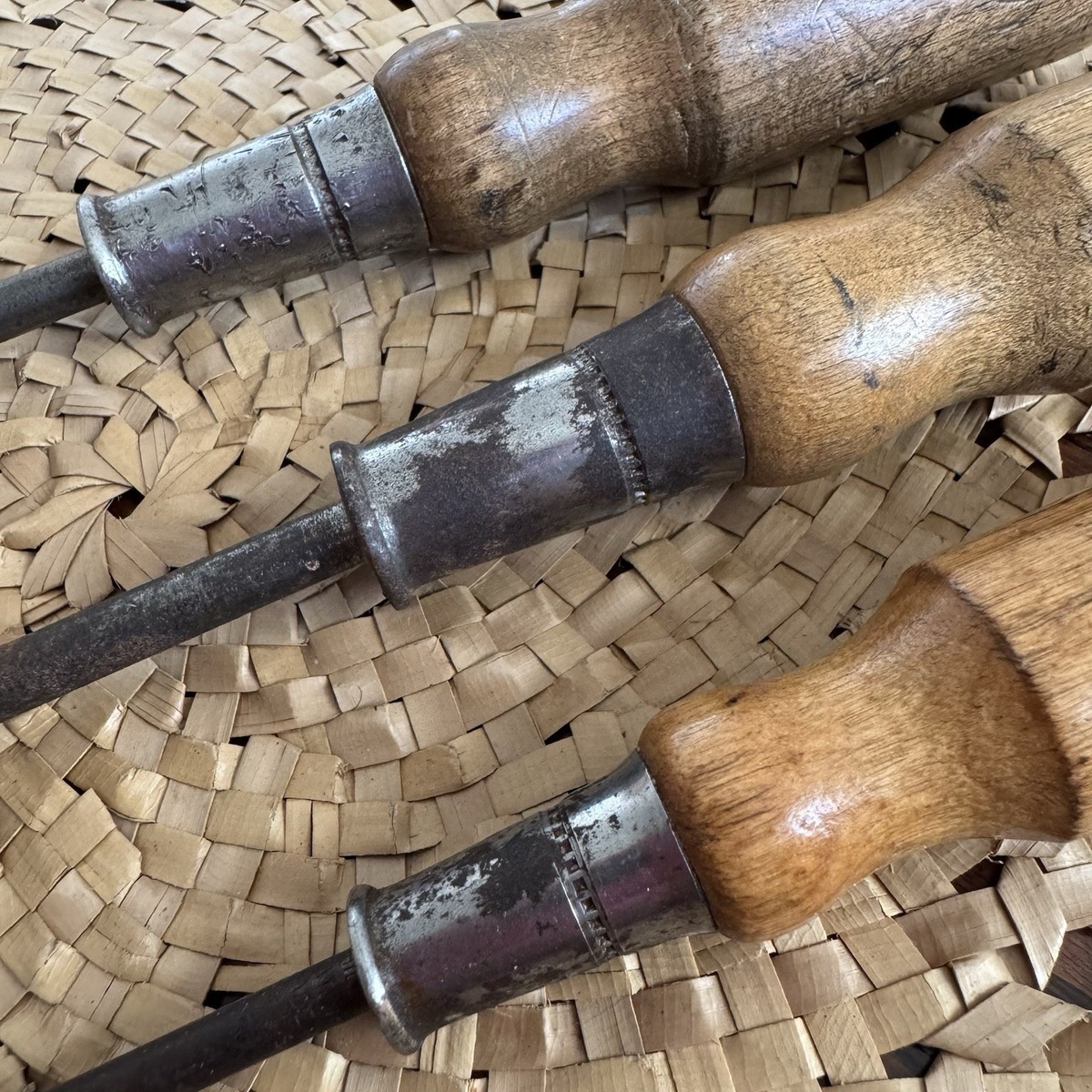 ヴィンテージUSA工具 3X VINTAGE APEX SCREWDRIVER LOT TOOL WOODEN HANDLE DAYTON OHIO USA
