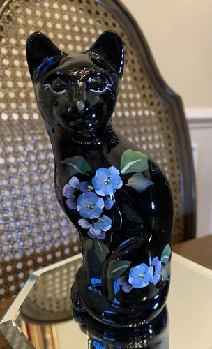 Fenton Black Cat “Circle Of Love” Handpainted Glass Figurine
