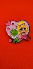 Broche émaillée fantaisie Ms.piggy & Kermit la grenouille