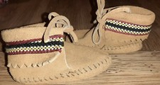 Unisex Minnetonka Brown Leather Moccasin W/Ties  Stripe Sz 3 Baby 4-3/4 Inches