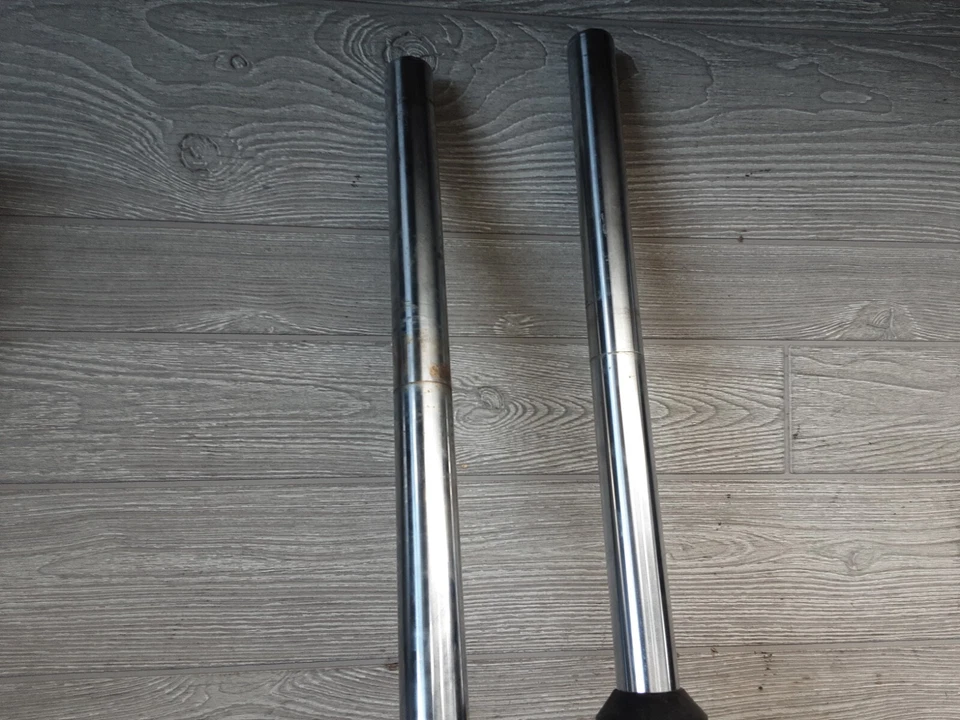 Suzuki GS 650 G2 1982 horquillas delanteras amortiguador suspensión deslizador dañado Foto 4 de 4