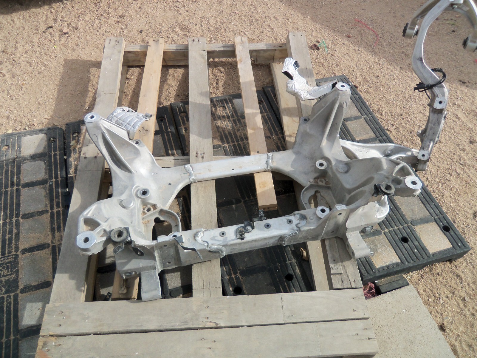 Maserati LEVANTE ENGINE CRADLE AWD CROSSMEBER 3.0L V6 TWIN TURBO (PICK UP ONLY)