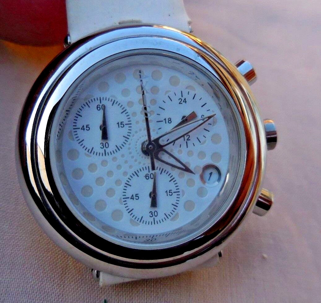 Montre Axis femme multifonction avec calendrier de 1995 en très bon état général