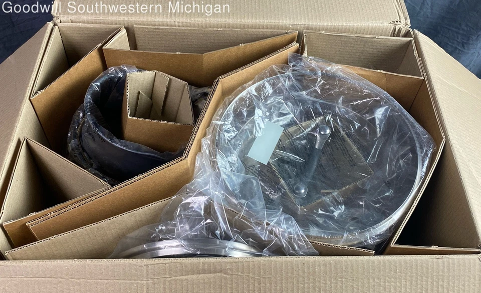 Набор посуды Circulon Extreme с антипригарным покрытием защита от царапин 11 предметов открытая коробка - Изображение 4 из 4