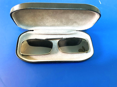 Edward Beiner Rect. Grey Metal. Rim Sunglass Clip Ons with Grey Lens & Case NWOT