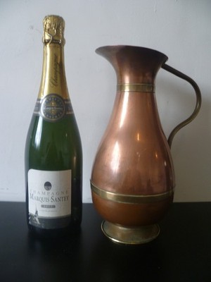 Ein großer alter Wasserkrug aus Kupfer & Messing. Vintage Topf Bauch Kupfer Ale Krug
