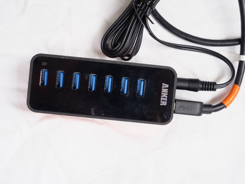 Anker AH221 7-Port USB 3.0 Data Hub w/ Built-in Charging Port - Picture 9 of 10