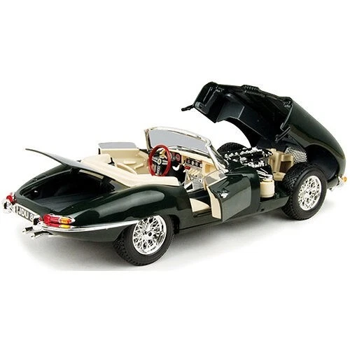 Jaguar E Coupe, rot, 1961, code 3018, Bburago 1:18 im Kanton Zürich Jaguar E Coupe, rot, 1961, code 3018, Bburago 1:18 im Kanton Zürich