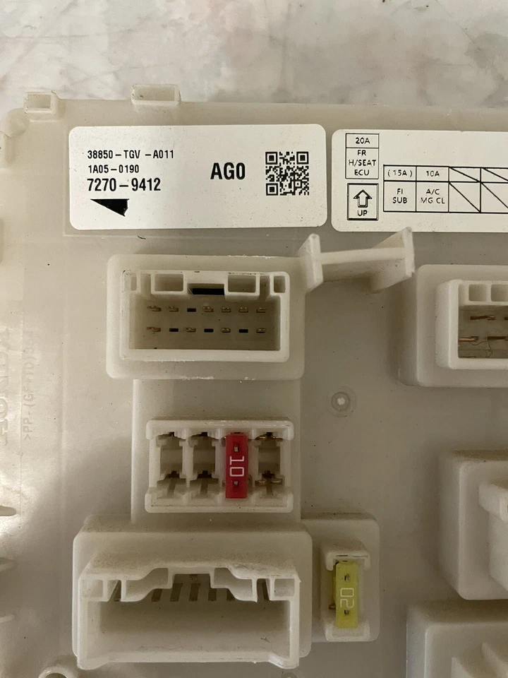 Caja de fusibles de cabina ACURA TLX 2021-2023 38850-TGV-A011 OEM Foto 3 de 4