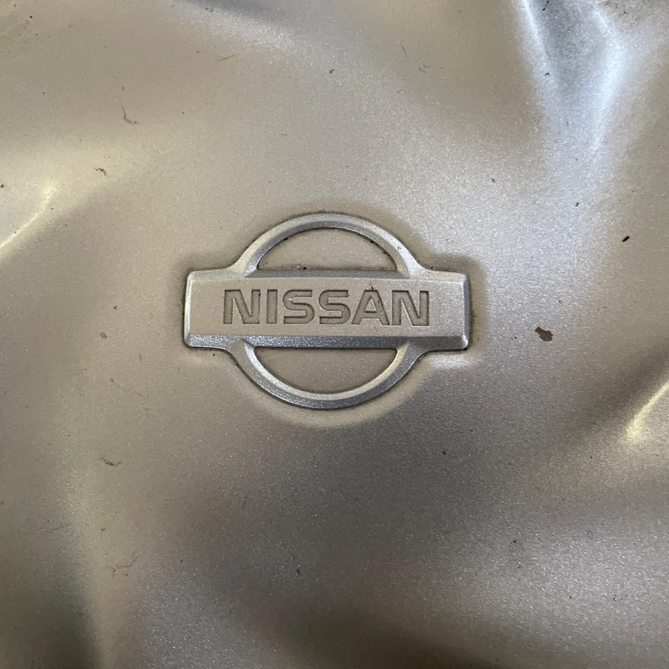 Tapacubos cubierta rueda tapacubos Nissan Pickup Truck XE Frontier 14" 40315-8B200 OEM 95-97 Foto 2 de 4