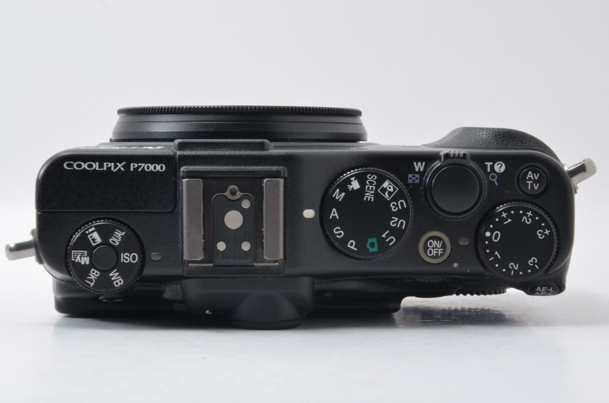 美品✨Nikon COOLPIX P7000 Nikon COOLPIX P7000,Black,7.1x,3in,10MP Excellent from JAPAN