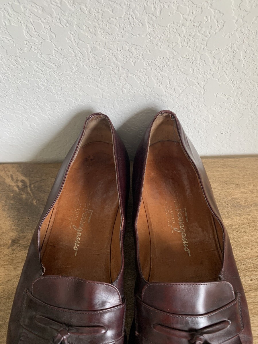 vintage mens burgundy SALVATORE FERRAGAMO tassel loafer  display picture 2