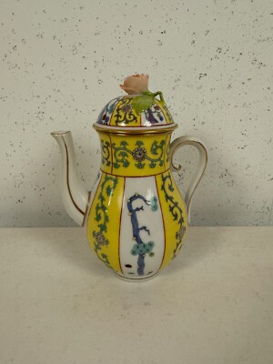 Herend Hungary Hand Painted Porcelain Yellow Dynasty Pattern Coffee / Tea Pot