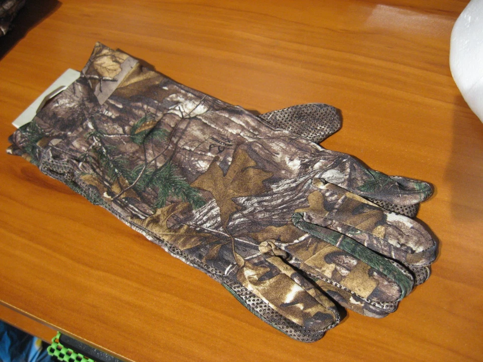 GM Spandex Odor Control Gloves / Moisture Wicking / Realtree Xtra Camo OSFM - Image 3 of 4