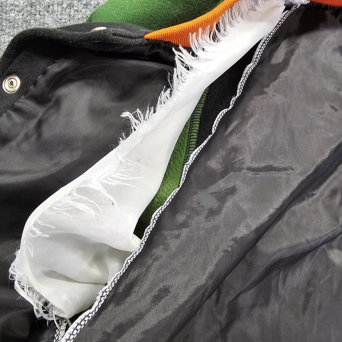 The Kigu Stop Skull Bomber Jacket Adult Large Green Sleeve The Kigu Stop Skull Bomber Jacket Adult Large Green Sleeve