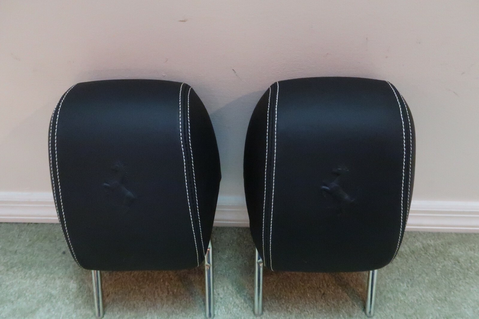 FERRARI 458 HEADREST HEAD REST DRIVERS & PASSENGER SIDE IN EXCELLENT CONDITION