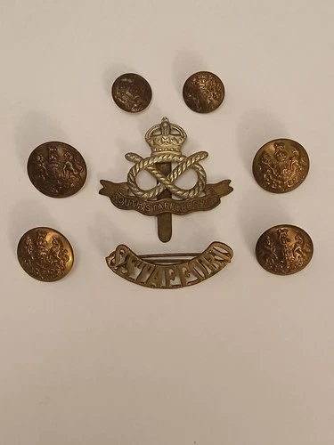 WW1 South Staffordshire regiment cap badge, shoulder badge, uniform buttons
