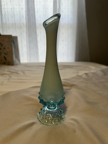 Vintage Fenton Glass Blue Opalescent Hobnail Swung Bud Vase 8.5”