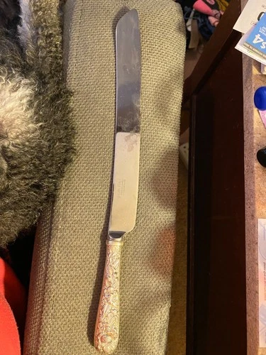 KIRK STIEFF REPOUSSE WEDDING CAKE KNIFE STERLING HANDLE-NO MONOGRAM