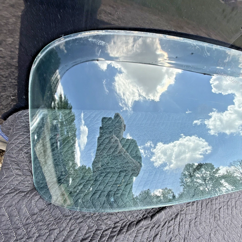 Pontiac 1957 4 puertas parabrisas trasero usado OEM GM (RW116) Foto 2 de 4