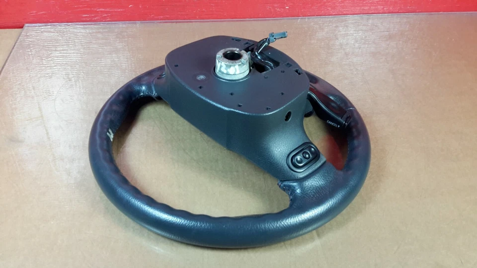 Volante preto 2006-2012 Mitsubishi Eclipse fabricante de equipamento original - Imagem 3 de 4