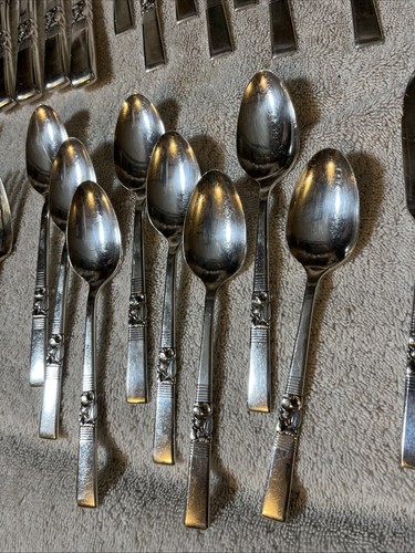Oneida Community Silverplate Morning Star 45 Pc Flatware Set VTG 1948 Extra Nice - Picture 4 of 14