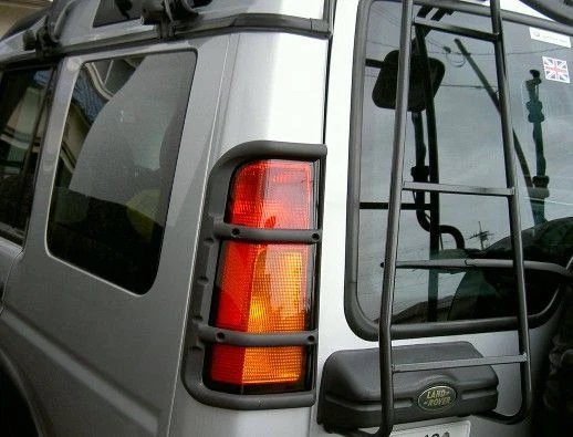 Land rover discovery 2 rear lights deals