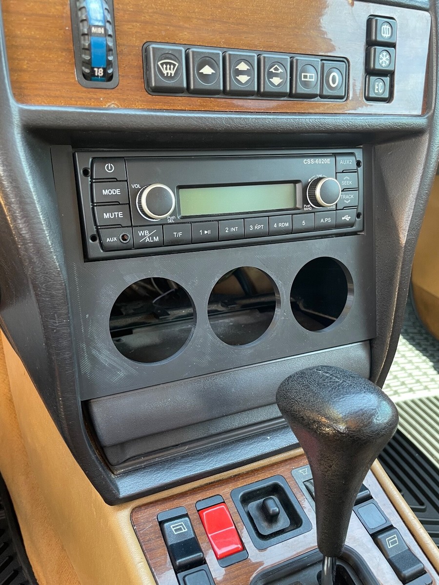 190E ベンツ w201 コーナーポール メルセデス・ベンツ「190E」を懐かしい「オッサンっぽいクルマ