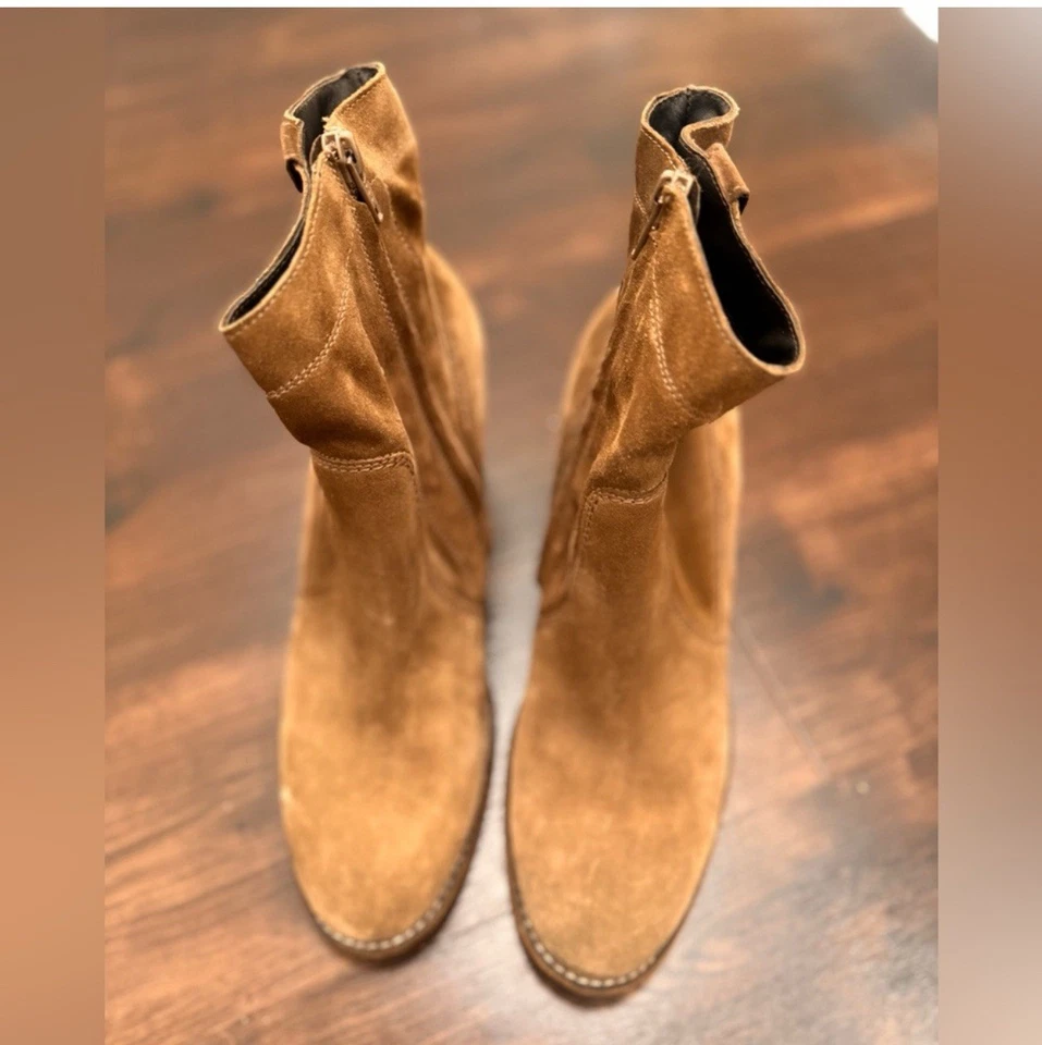 Paul Green  Size 8 Tan Suede Ankle Boots With Side Zip - Image 3 of 4