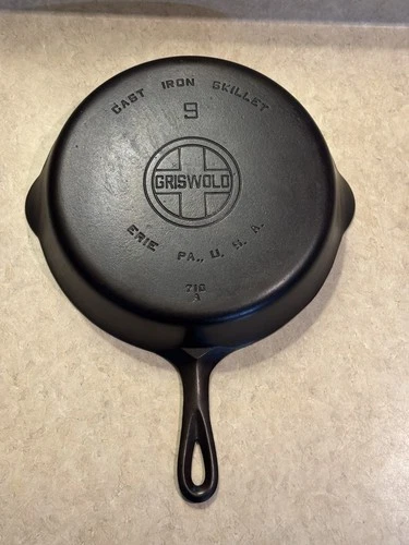 Griswold No. 9 Cast Iron Skillet Large Block Logo 710 EPU Clean!
