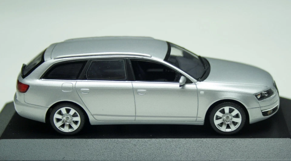 Audi A6 Avant 3.2 quattro C6 Bj. 2004-2008, Metallo Argentato, MINICHAMPS M.1 : - Immagine 3 di 4