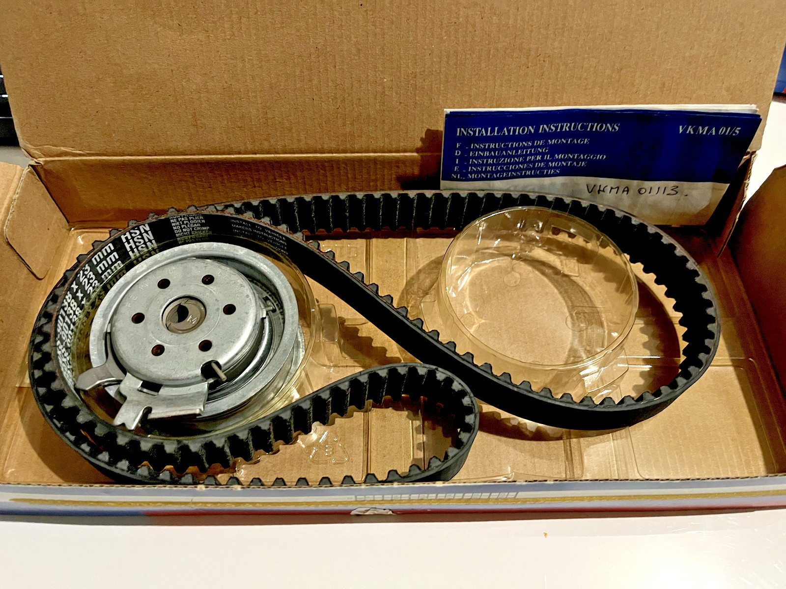Kit courroie distribution SKF VKMA 01113 138 dents pour Volkswagen et Audi 0831A4