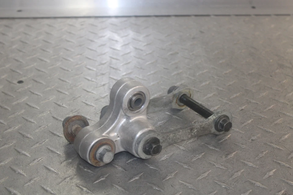 2000 SUZUKI SV650 ЗАДНИЙ DOGBONE АМОРТИЗИРУЮЩЕЕ ЗВЕНО 62600-19880 - Изображение 2 из 4