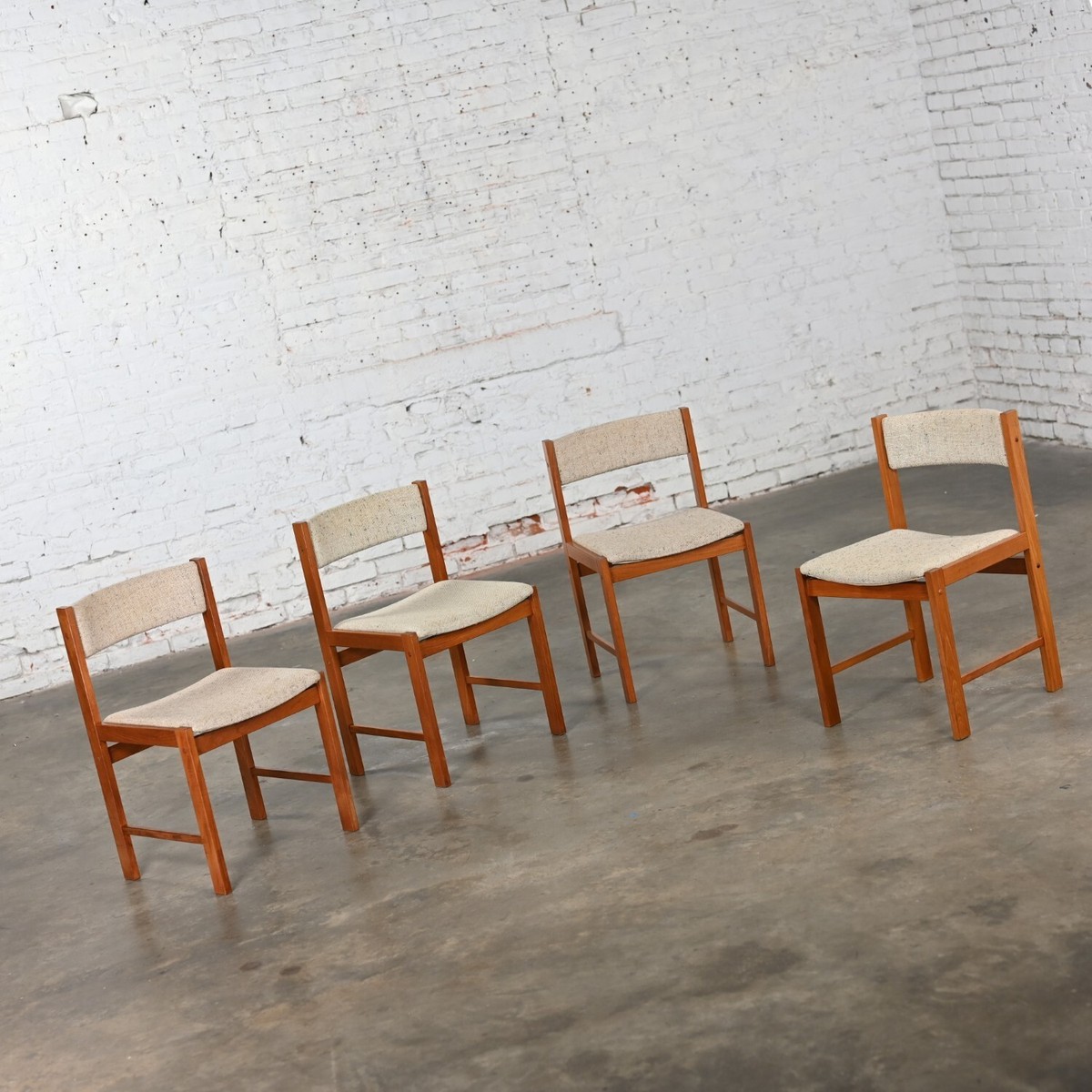 Vintage D-Scan Diningchair Teakwood グリーン Vintage D-Scan Diningchair Teakwood グリーン