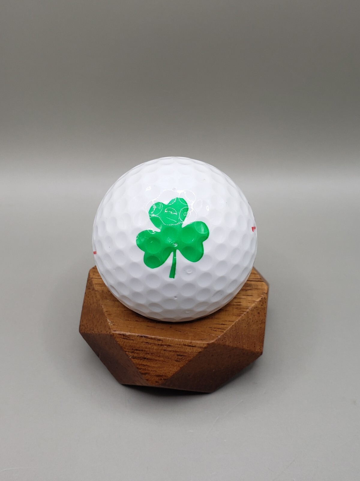 Collectors Logo Golf Ball Lucky Leaf Green 4 Leaf Clover Graphic Print Spalding