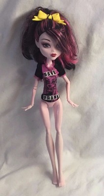 draculaura freaky fusion