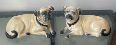 EIN SELTENES PAAR CLEMENTSON ANTIKE KERAMIK MOPS MOPS HUNDE