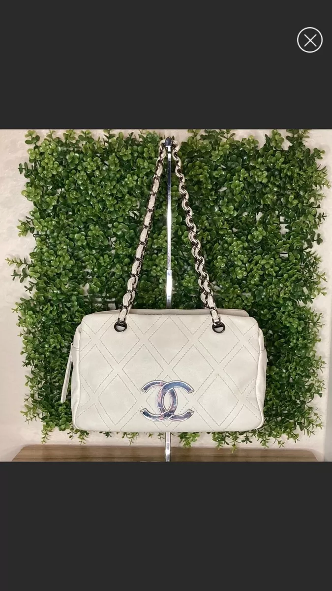 chanel diamond stitch bag