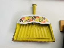 Vintage Dust Pan And Hand Broom/ Avocado Green 1960’s