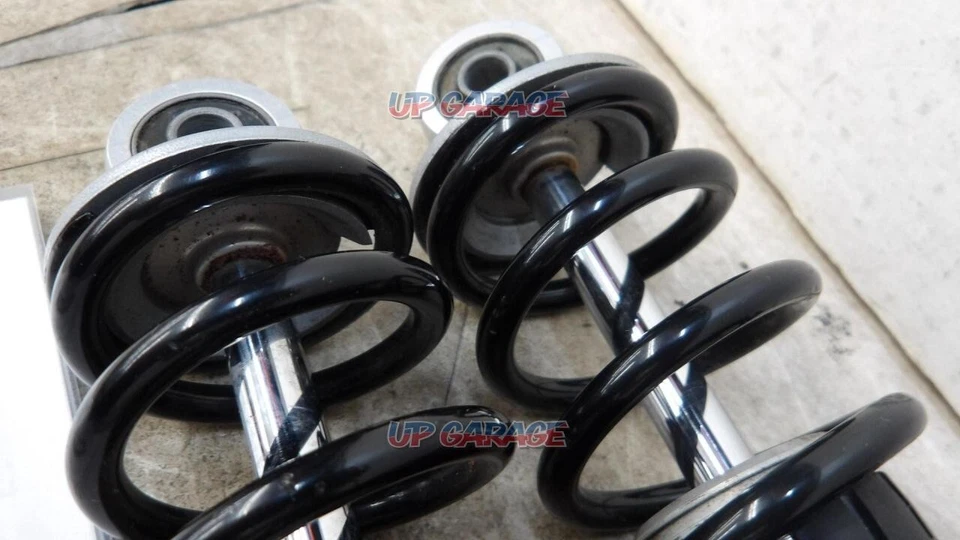 Suspensión de amortiguador trasero Ohlins KA632 para Kawasaki W650 Foto 3 de 4