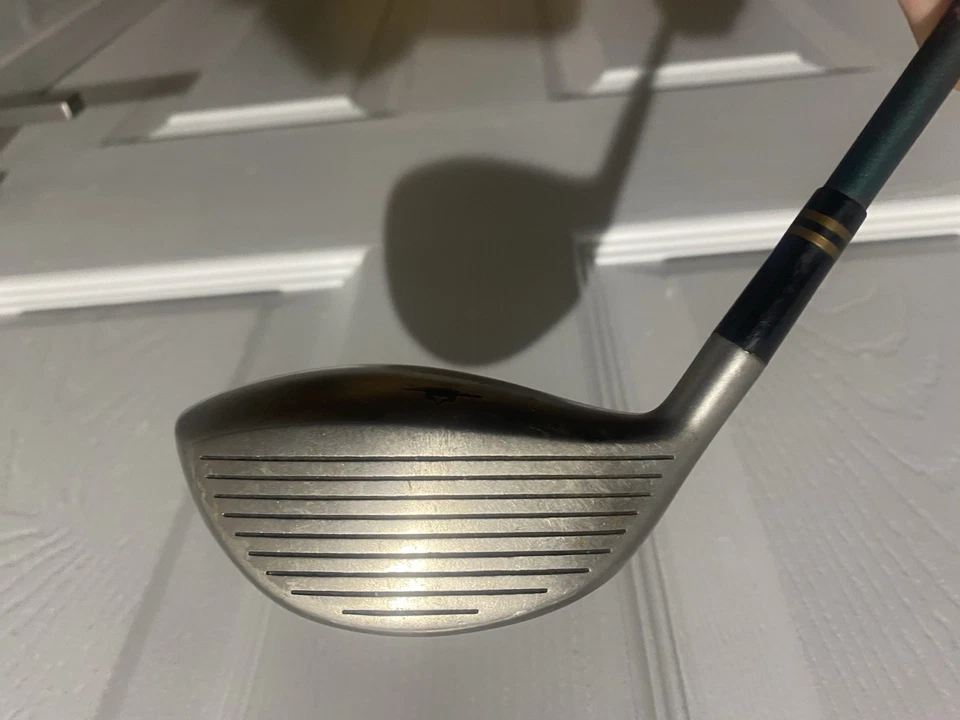 MacGregor Titanium Madmac Right Hand Driver 10.5 Degrees Reg Graphite Club. - Image 2 of 4