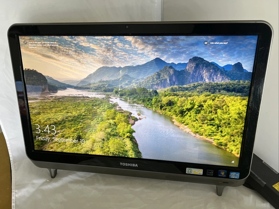PC Toshiba LX835-D3207 23" AIO Intel Core i7 3610QM @ 2,3 GHz 6 GB 1 TB HD Win 10 H Foto 2 de 4
