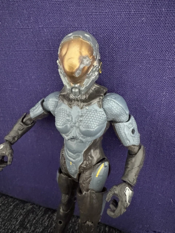 Figura de acción suelta Mattel Halo Kelly Crawler Snipe  Foto 2 de 4