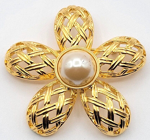 JOAN RIVERS FLOWER BROOCH GOLD TONE BASKET WEAVE PETALS FAUX PEARL SIGNED