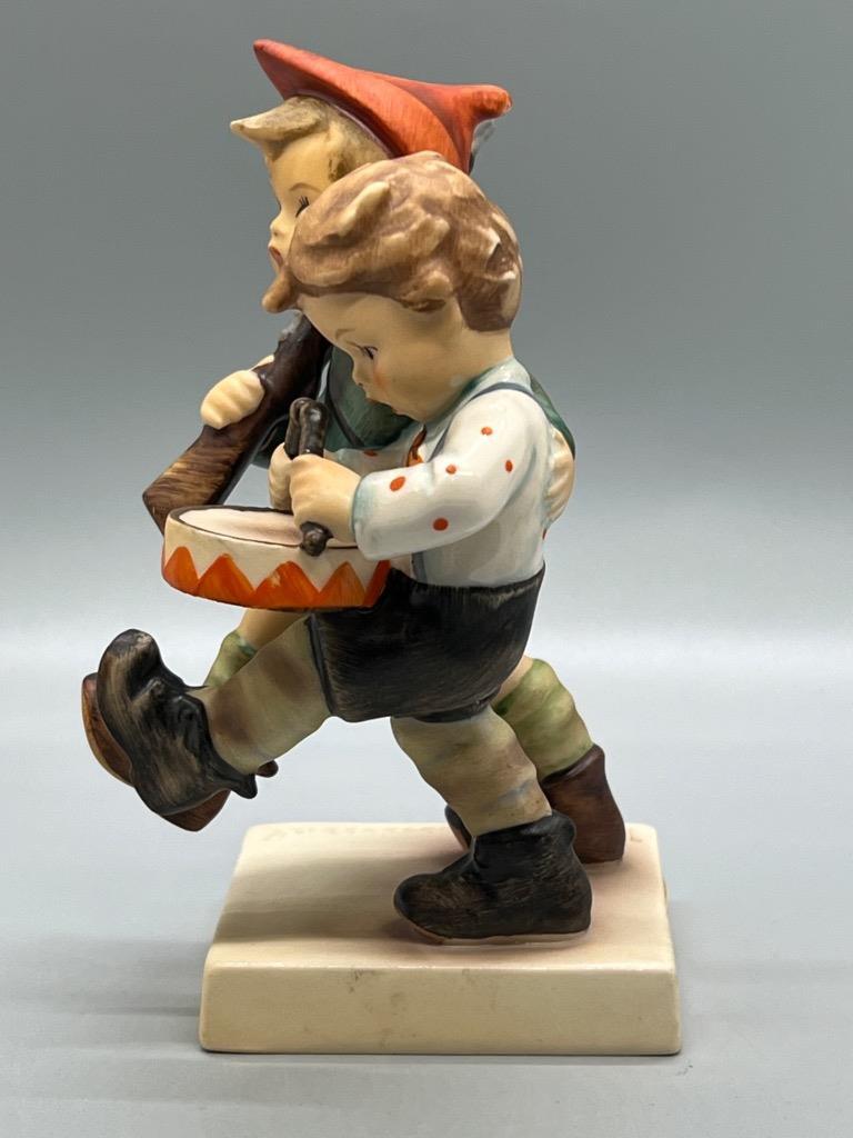 Hummel Goebel Volunteers #50 2/0 TM5 Figurine Boys with Drum and