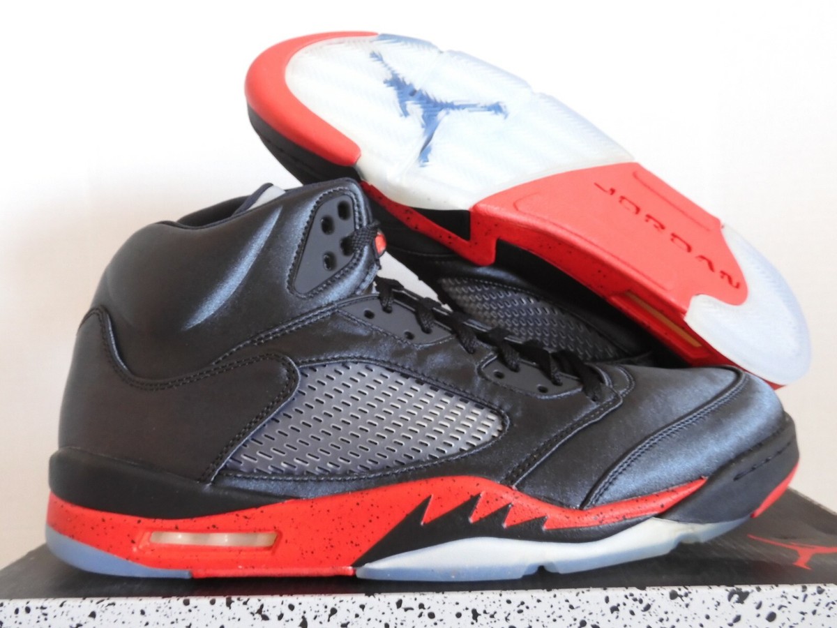 NIKE AIR JORDAN 5 RETRO 